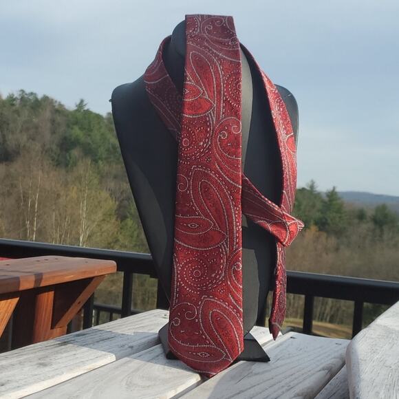 Stafford paisley silk tie red with silver - Picture 1 of 3